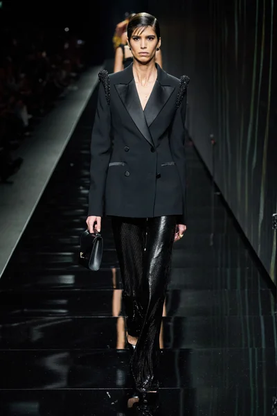 Look 80